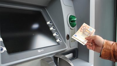 Jauh Lebih Praktis dan Mudah Berikut 2 Cara Menarik Uang di ATM BRI