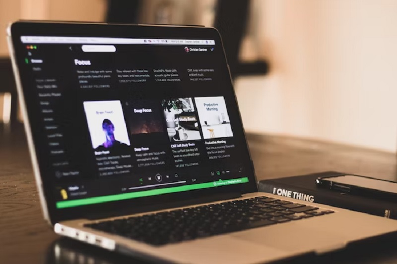 Cara Menampilkan Lirik di Spotify