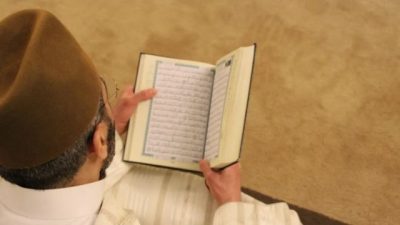 Contoh Bacaan Idgham Bilaghunnah di Al-Qur’an, Lengkap Hukum Bacaan dan Cara Membacanya