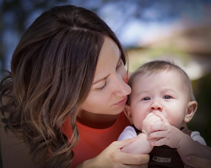 Free photo: Baby, Mother, Mom And Baby, Family - Free Image on Pixabay ...